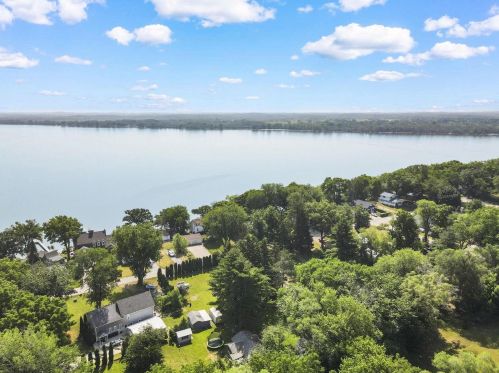 11618 Maple Beach Dr, Edgerton WI  53534-9078 exterior