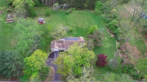 832 Jackson Valley Rd, Oxford, NJ 07863-3321