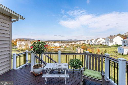 13495 Eagles Rest Dr, Leesburg VA 20176-5035 exterior