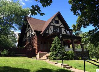 2531 1st St, Duluth, MN 55812-1813