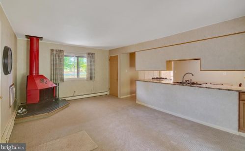 2136 Old Skippack Rd, Harleysville PA  19438-1367 exterior