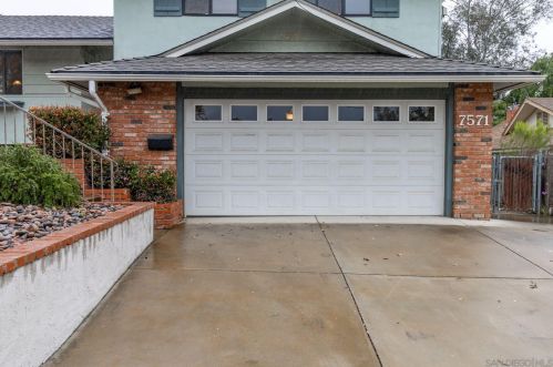 7571 Seton Hall St, La Mesa, CA 91942-1707