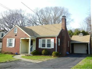 41 Holbrook St, Milford, CT 06460-5133