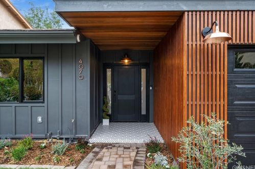 4070 Bakman Ave, North Hollywood CA  91602-3302 exterior