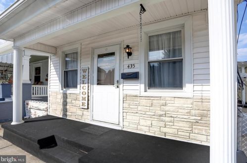 435 2nd St, Lykens PA  17048-1204 exterior