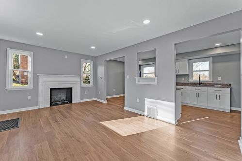 140 Highview Dr, Pittsburgh, PA 15241-1608