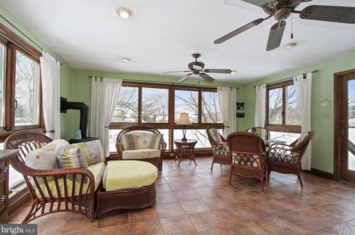 1199 Crestwood Dr, Pottstown PA 19464-2931 exterior