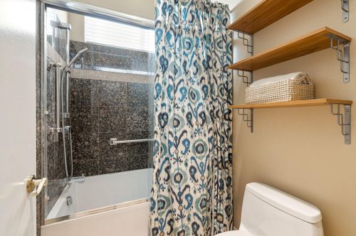 2 King Edward Ct, Rancho Mirage CA  92270-1621 exterior