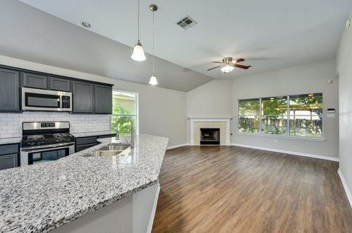 165 Hickory Ln, Georgetown TX  78633-4382 exterior