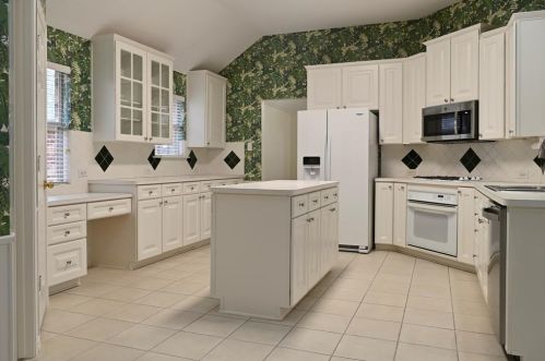 9409 Daystar Dr, Plano TX  75025-6475 exterior