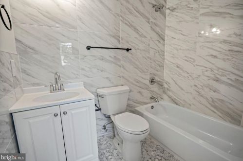 1111 Holbrook Ter, Washington DC 20002-2704 exterior