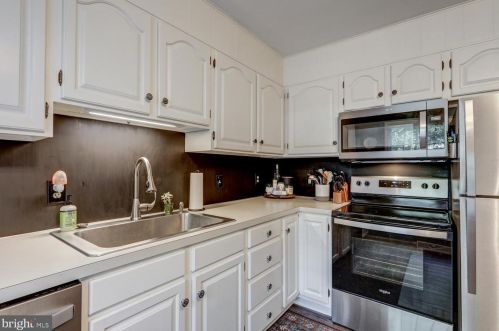 834 Ocean Ave, Lancaster PA  17603-5068 exterior