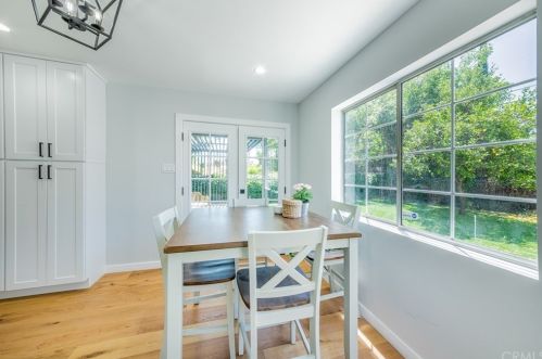 17602 Collins St, Van Nuys CA  91316-1245 exterior