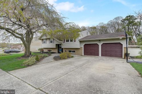 15 Orchid Ct, West Deptford, NJ 08096-3738