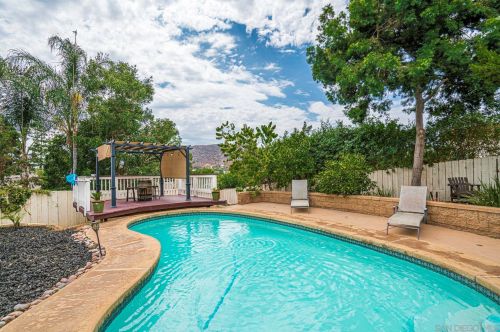 8454 Vista Del Cajon Pl, Lakeside CA  92040-5521 exterior