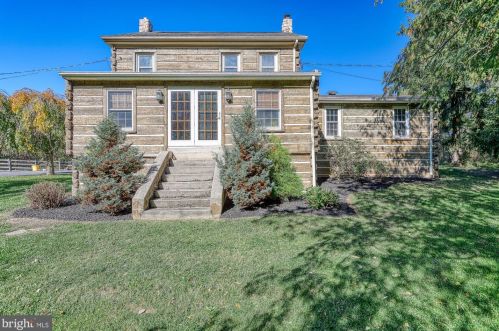 7455 Hillside Dr, Spring Grove PA  17362-8555 exterior