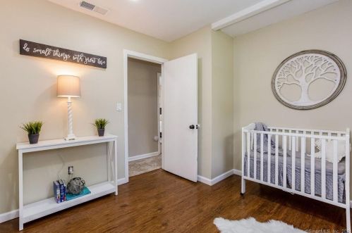 28 Talcott Rd, Glastonbury CT  06033-2919 exterior