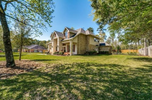 8981 Willow Springs Ln, Conroe, TX 77302-3494