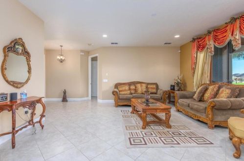 343 Indian Wells Ave, Kissimmee FL 34759-3681 exterior