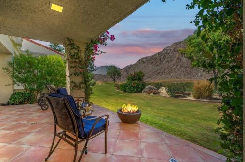 49205 Avenida Vista Bonita, La Quinta CA  92253-2534 exterior