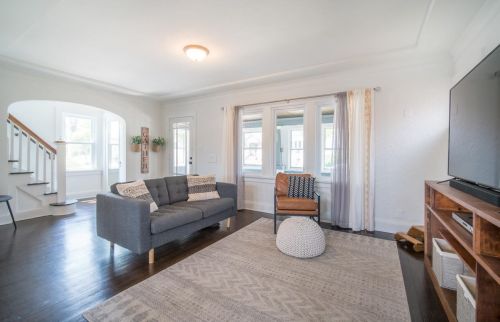 1722 57, Milwaukee WI 53220-3123 exterior