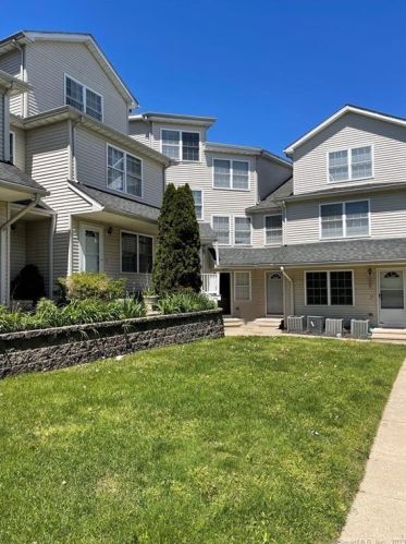 33 Boston Ter, Bridgeport CT  06610-2569 exterior