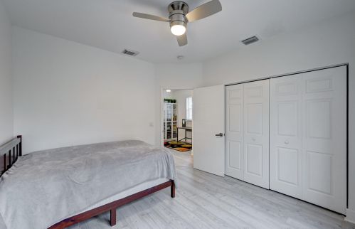 7865 19 Ct, Hollywood FL  33024-0923 exterior