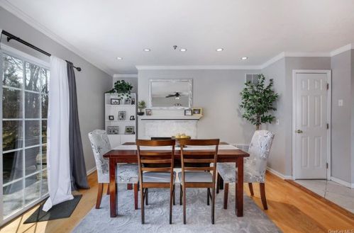 245 Maple Brook Ct, Yorktown Hgts NY  10598-1976 exterior