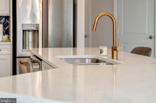 15633 Merrily Way, Woodbridge VA  22193-1097 exterior