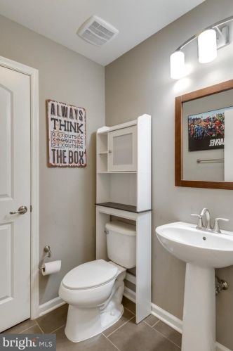 15399 Rosemont Manor Dr, Haymarket VA  20169-6271 exterior