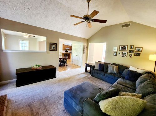 5985 Creek Rd, Washington Ch OH  43160-9726 exterior