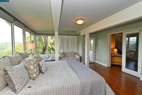 122 El Toyonal, Orinda CA  94563-2133 exterior