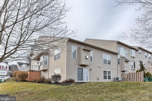 1154 Cross Creek Dr, Navy Sup Dpt, PA 17050-8341