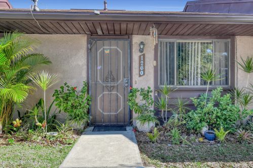 1260 Shady Pines Ln, Titusville, FL 32796-2788