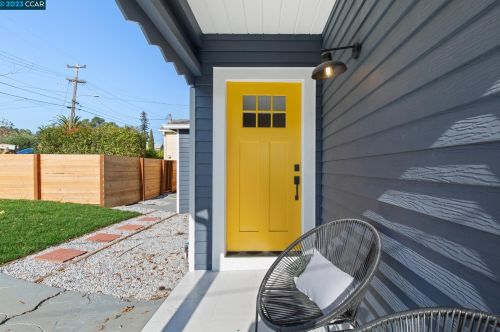 4216 Knoll Ave, Oakland CA  94619-3025 exterior