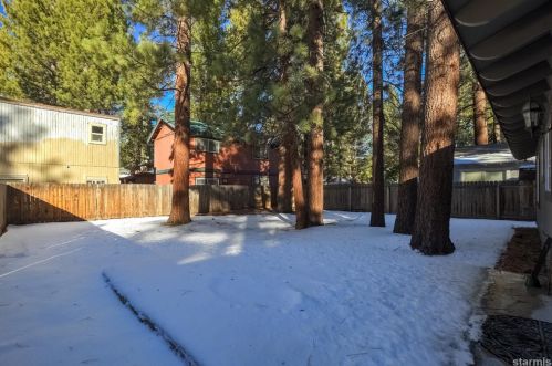 851 Los Angeles Ave, South Lake Tahoe CA  96150-2619 exterior