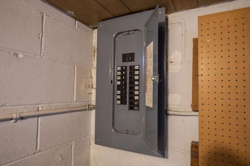 1302 Tripoli Ave, Milwaukee WI 53207-4030 exterior