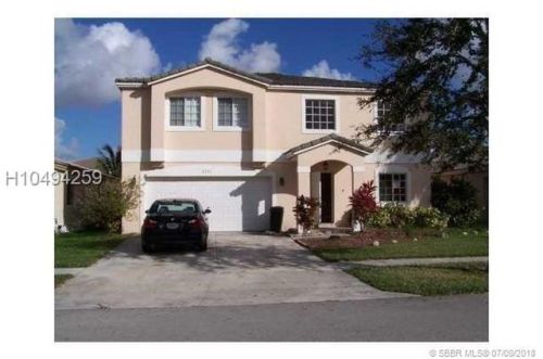 2131 106th Ave, Hollywood, FL 33026-2332