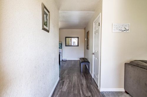 941 Suiter St, Hollister CA  95023-4631 exterior