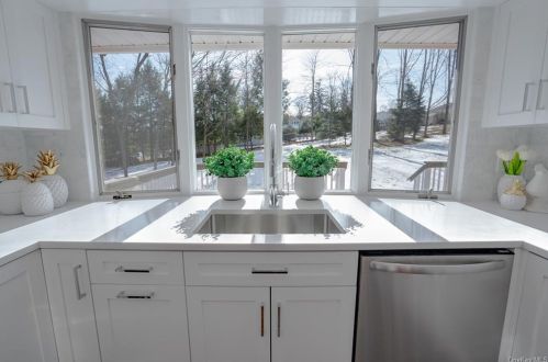 1 Fabbri Ct, Mahopac NY  10541-2001 exterior