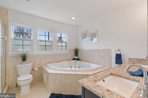 1 Fieldston Rd, Princeton NJ 08540-6453 exterior