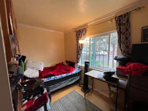 6241 Bromley Ave, Oakland CA  94621-3847 exterior