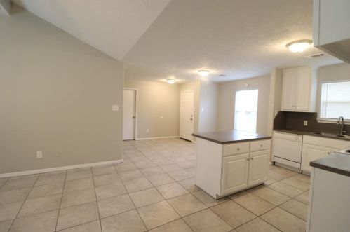 16313 Many Trees Ln, Conroe TX  77302-5497 exterior