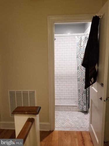 254 Gorgas Ln, Philadelphia PA  19119-2509 exterior