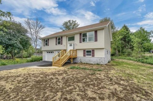 26 Evan Rd, Dover Plains, NY 12522-5417