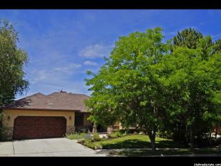 9898 Falconview Dr, Sandy, UT 84092-3955