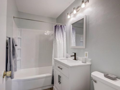 12130 44 Ave, Kenosha WI 53144-1353 exterior