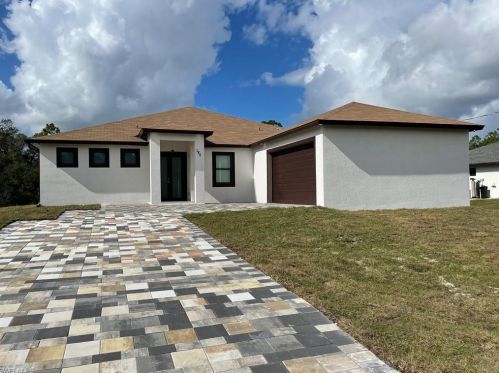 1803 Roosevelt Ave, Lehigh Acres, FL 33972-1205