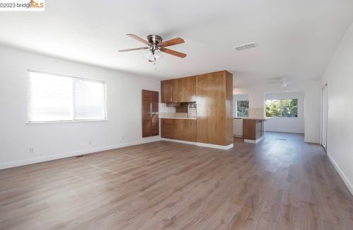 1409 Ventura Dr, West Pittsburg CA  94565-6426 exterior