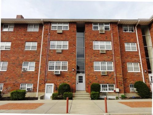 140 Grace Church St, Rye Brook, NY 10573-5150